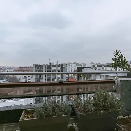Large Flat With Terraces Apartment *